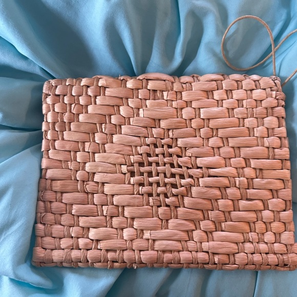 Straw Clutch💖 - Picture 2 of 2
